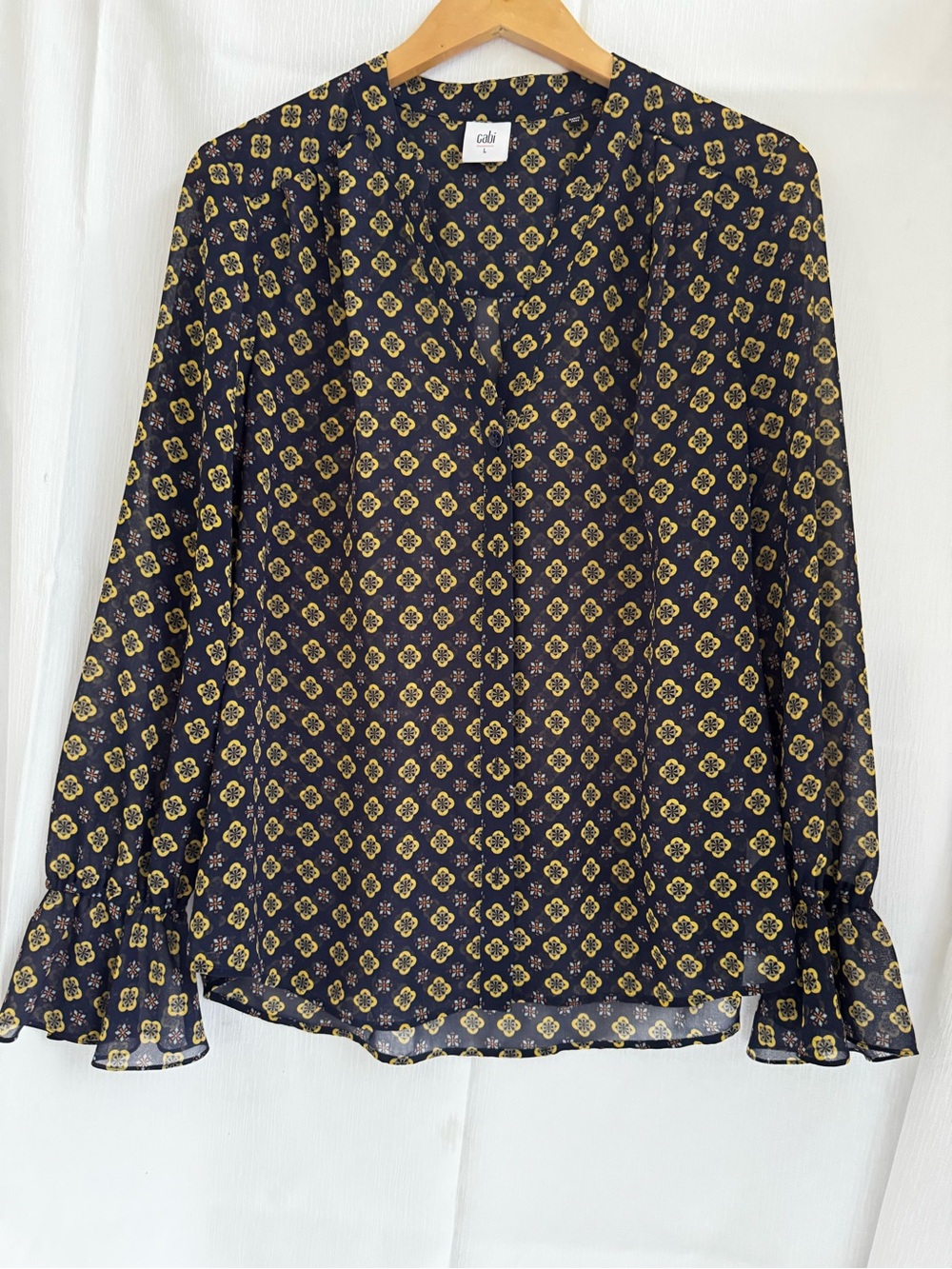 CAbi Navy/Yellow Floral Sheer Chiffon V-Neck Button Ruffle Blouse L 3772 Classy